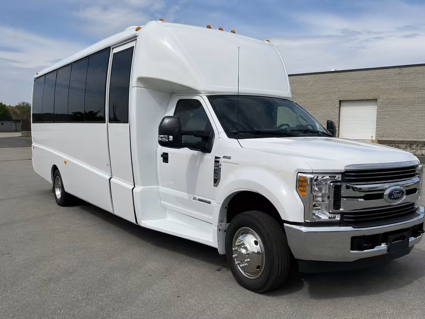 15 passenger minibus